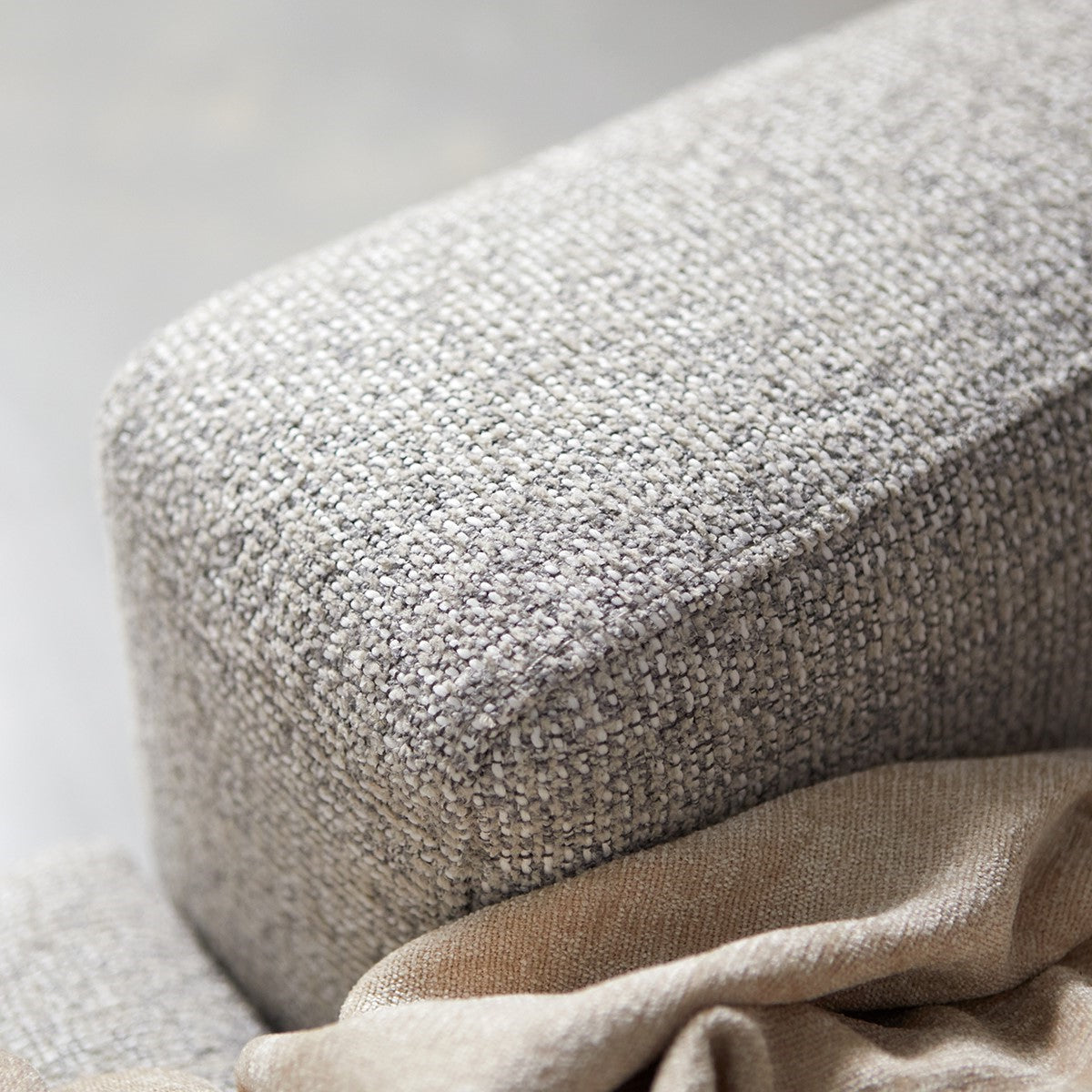 PEPP interiors COMO met ronde chaise longue links - Puente 09